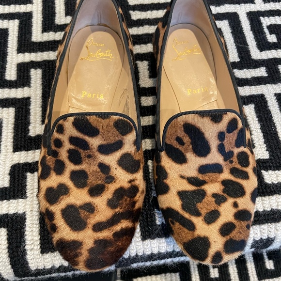 Christian Louboutin moccasin flats in cheetah - Size 36